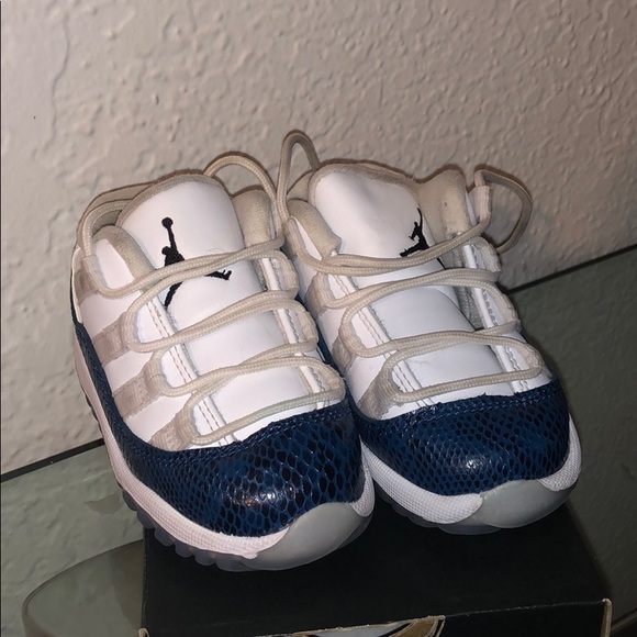 infant retro 11